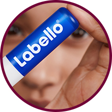 LABELLO-Lip-Balm-Moisturising-Lip-Care-Blackberry-Shine-48g-lrmNIVEA